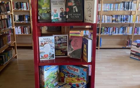 neue Spiele und Bücher